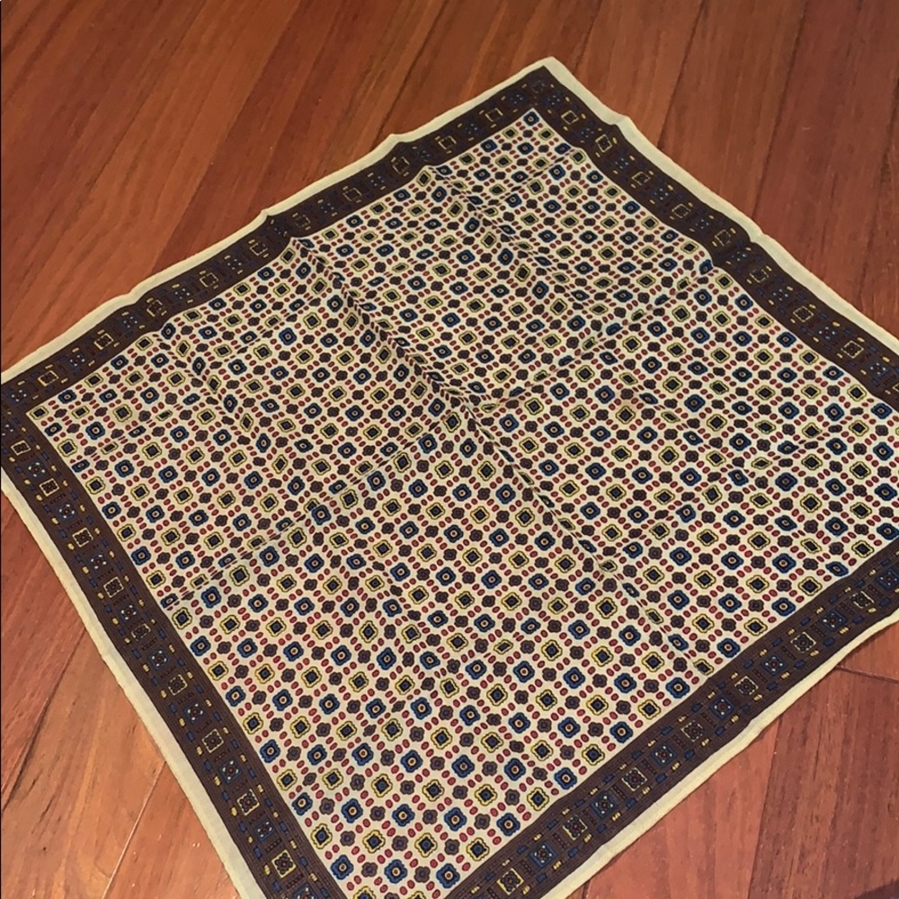 Wool Scarf - Picture 5 of 6
